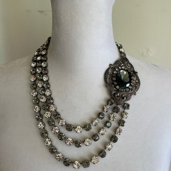 VINTAGE 3 Strand Smoky Gray Clear Crystals Silver Filigree Medallion Necklace - Picture 2 of 16